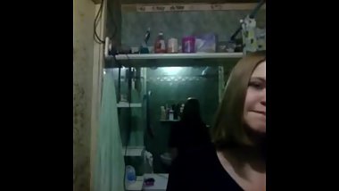 russian_teen_in_the_mirror