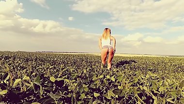 Young teen have a public anal sex at the field