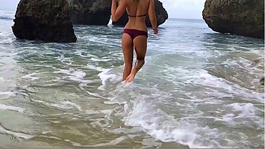 Amateur Fuck on An Island Beach ends with CumTaste