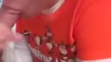 amateur babe give a good blowjob