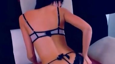 Busty Russian Hottie Playing her Pussy