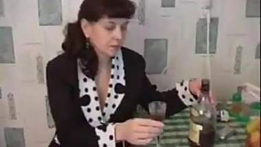 WALL She Gives Excellent Home Tuition !