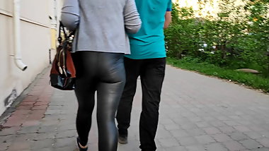 Big asses milfs and girls on streets