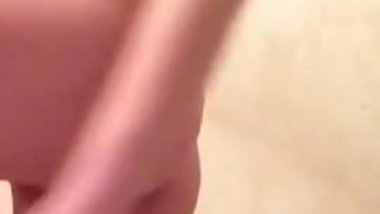 gf masturbates with carrot