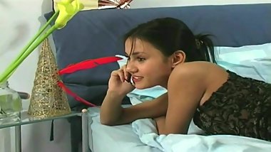 Lisa - speaks in bed