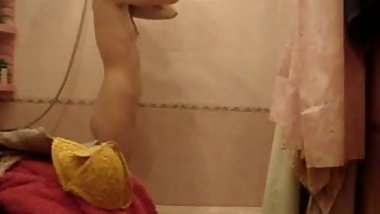 Russian teen whore in bathroom